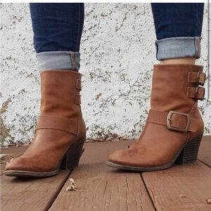NWOT LUCKY BRAND‎ Tommie Leather Booties with Buckle Details